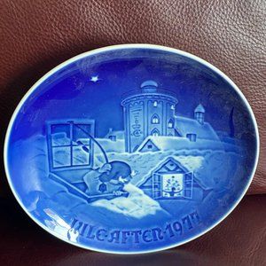 ROYAL  COPENHAGEN COLLECTOR  PLATE  1977.